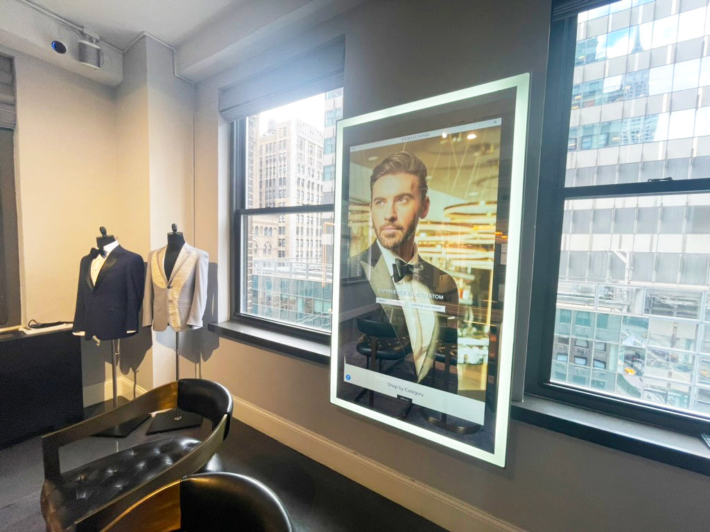 Transforming the Retail Experience with faytech’s Interactive Fitting Mirror